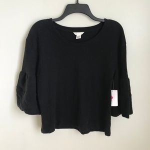 New Caslon Black Cropped Ruffle Sleeve Top
